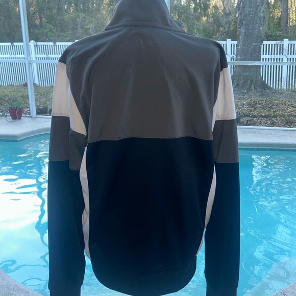 Nike Men's Black, White, and Gray Windbreaker Athletic - Picture 2 of 4